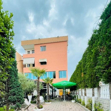 Bajovah Apartments & Restaurant Tirana Exterior foto